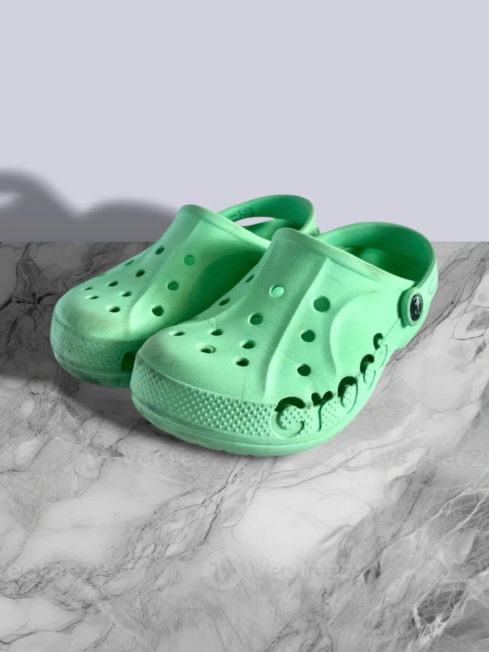 Crocs Classic Clog Mint Green Youth J2 Good Used Condition 🐊